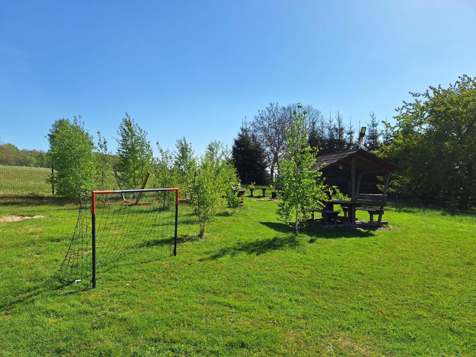 Camping, Zabierz Wlasny Namiot Kameralne Pole Namiotowe Z Basenem Kinem Plenerowym Miejscem Na Ognisko I Placem Zabaw Zywe Zwierzeta Agroturystyka Giebultow  Zewnętrze zdjęcie