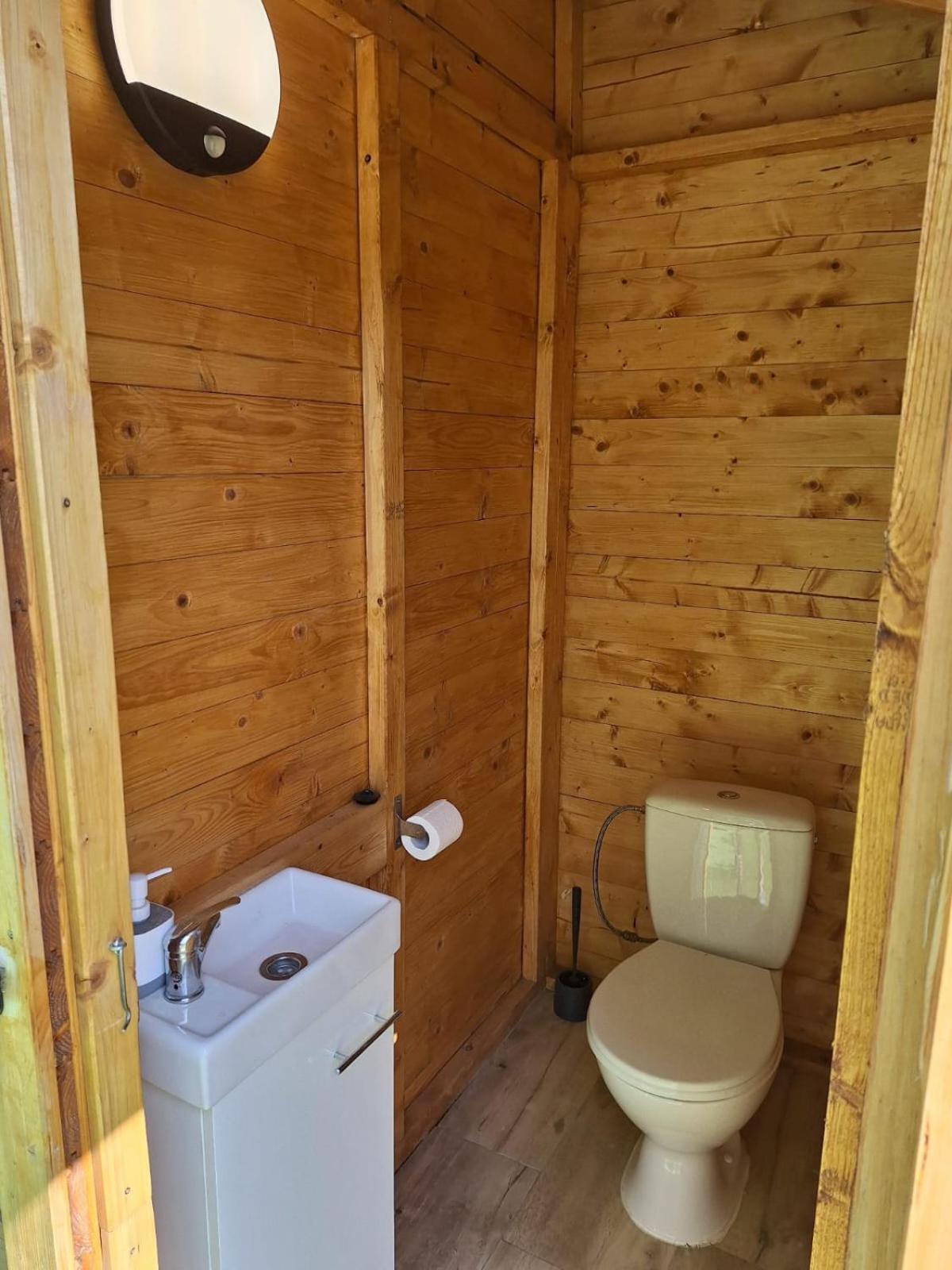 Camping, Zabierz Wlasny Namiot Kameralne Pole Namiotowe Z Basenem Kinem Plenerowym Miejscem Na Ognisko I Placem Zabaw Zywe Zwierzeta Agroturystyka Giebultow  Zewnętrze zdjęcie