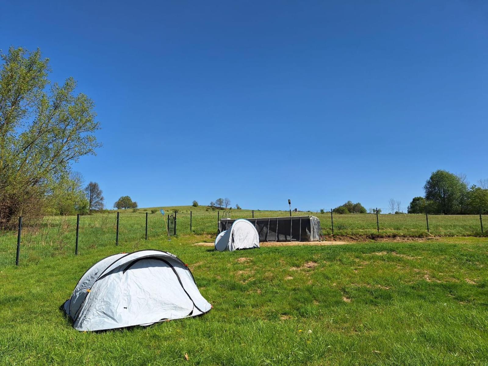 Camping, Zabierz Wlasny Namiot Kameralne Pole Namiotowe Z Basenem Kinem Plenerowym Miejscem Na Ognisko I Placem Zabaw Zywe Zwierzeta Agroturystyka Giebultow  Zewnętrze zdjęcie