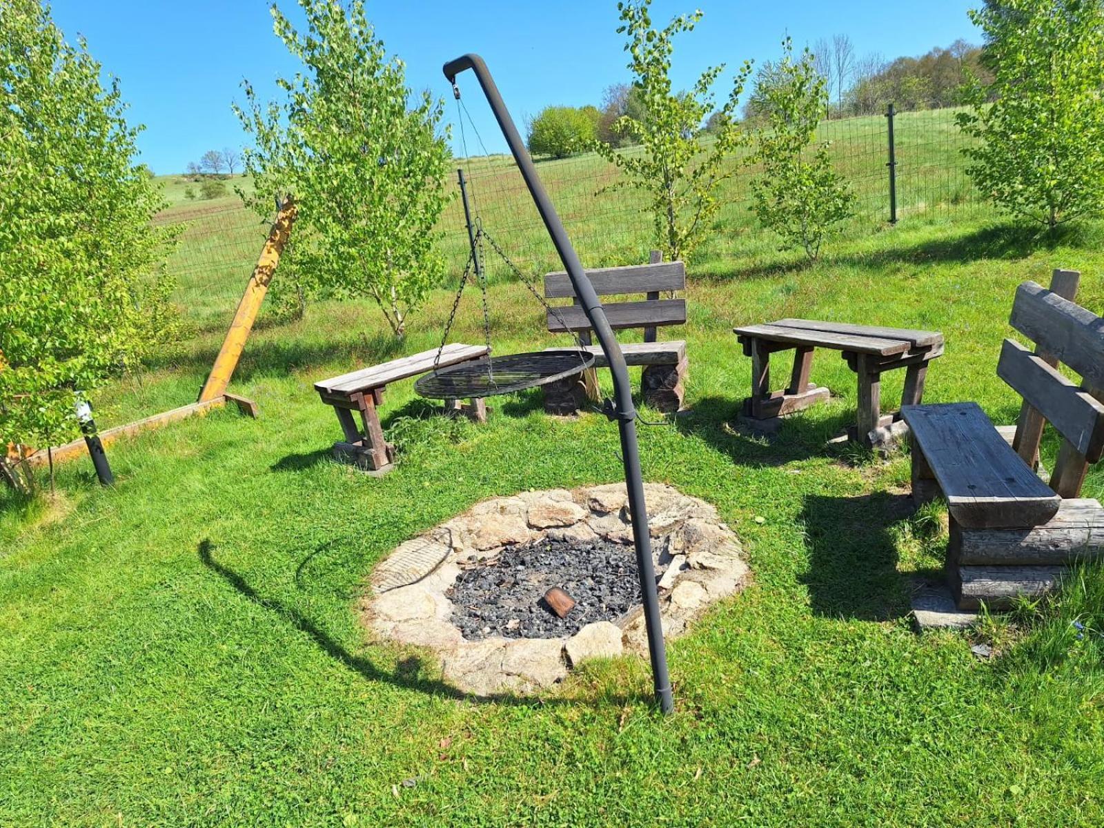 Camping, Zabierz Wlasny Namiot Kameralne Pole Namiotowe Z Basenem Kinem Plenerowym Miejscem Na Ognisko I Placem Zabaw Zywe Zwierzeta Agroturystyka Giebultow  Zewnętrze zdjęcie